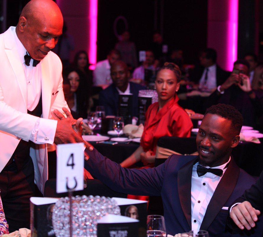Mike Tyson et Frederic Madzimba, son agent international - Gala Mike Tyson Academy à Dubaï