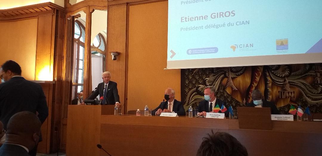 Etienne Giros, président-délégué du CIAN répondant  au Premier ministre du Congo et à sa délégation congolaise à la CCI de Paris @ AAFC
