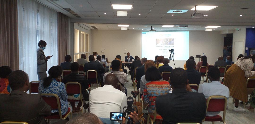 Prince Bertrand Bahamboula, directeur de cabinet de la ministre Jacqueline Lydia Mikolo, ministre des PME et de l'artisanat et du secteur Informel, présentant le FIGA aux entreprises @ AAFC