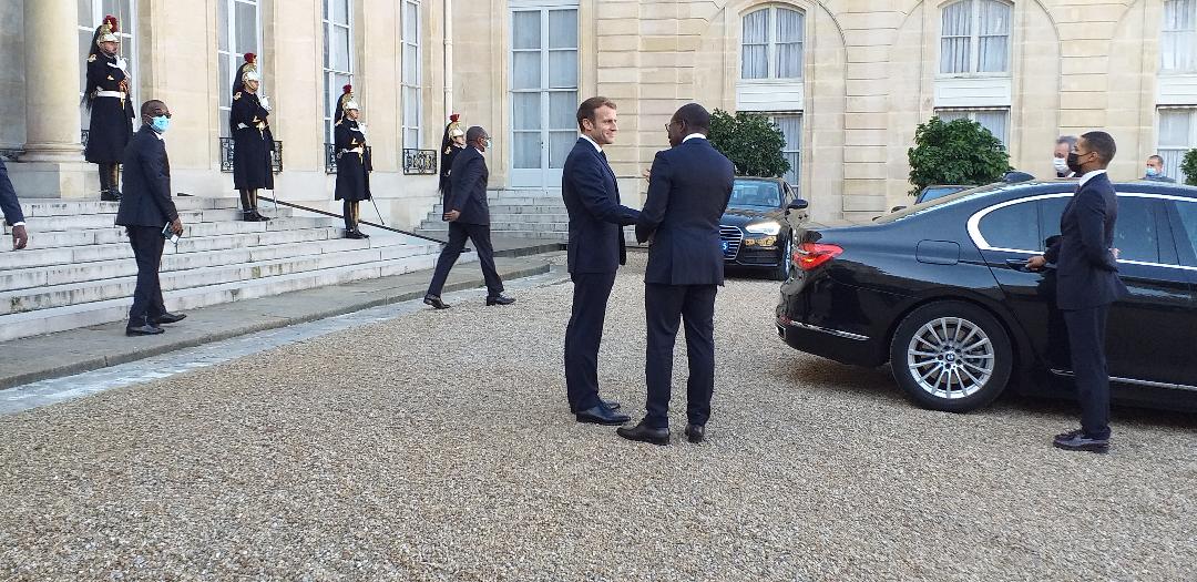 Emmanuel Macron et Patrice Talon se quittent après la déclaration conjointe à la presse@AAFC