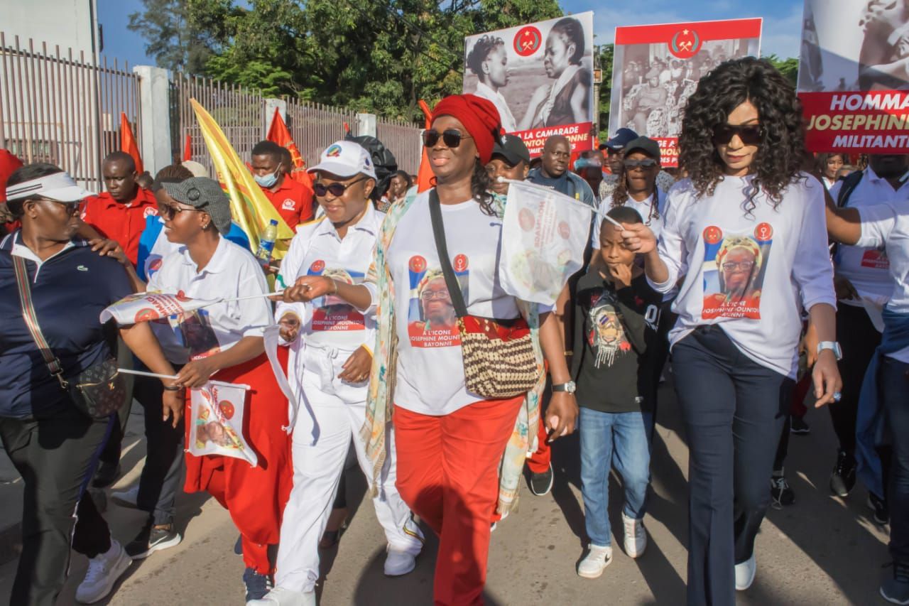 Marche en mémoire de Joséphine Mountou-Bayonne par les femmes du PCTl le 13 novembre à Brazzaville au Congo@geoafriquemedias.cg